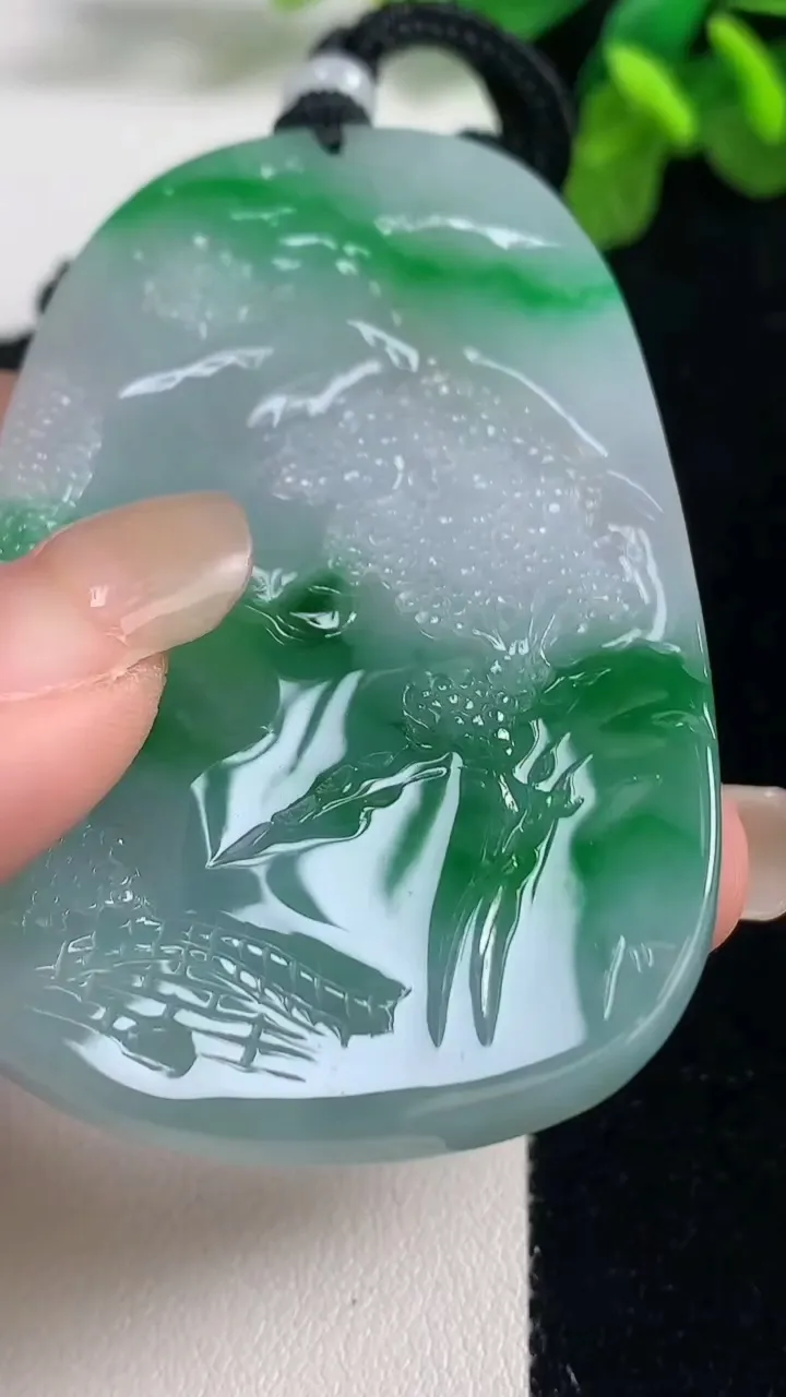 天然A货翡翠山水牌吊坠，尺寸68.8-41.6-5.5，重量:43.25g
9月6日