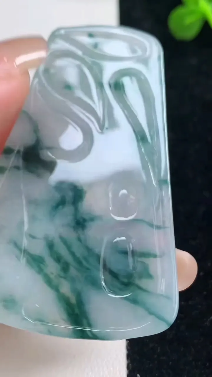 天然A货翡翠冰种飘花普贤菩萨吊坠，尺寸62.3-39.6-4.8，重量:23.64g
9月6日