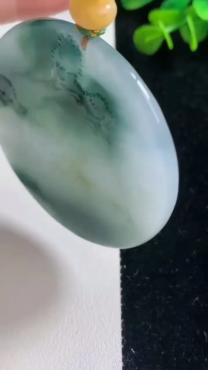 天然A货翡翠牌吊坠，尺寸54-5.7，重量:43.17g
9月6日