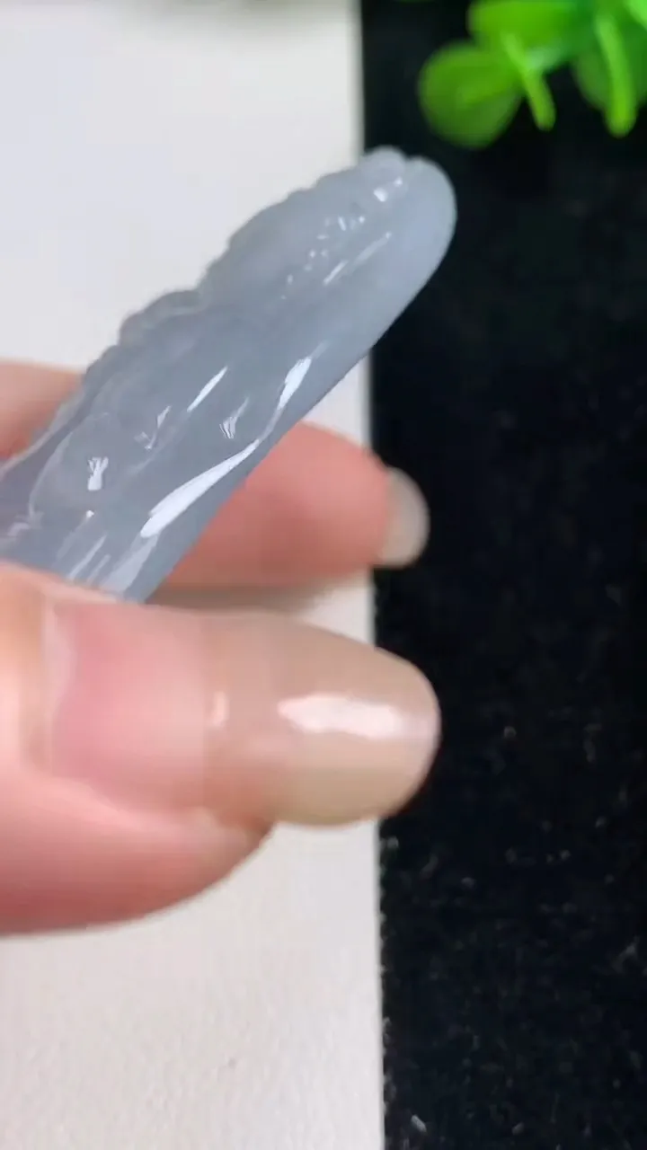 天然A货翡翠紫罗兰大势至观音菩萨吊坠，尺寸68.2-45-8.2，重量:54.38g
9月6日