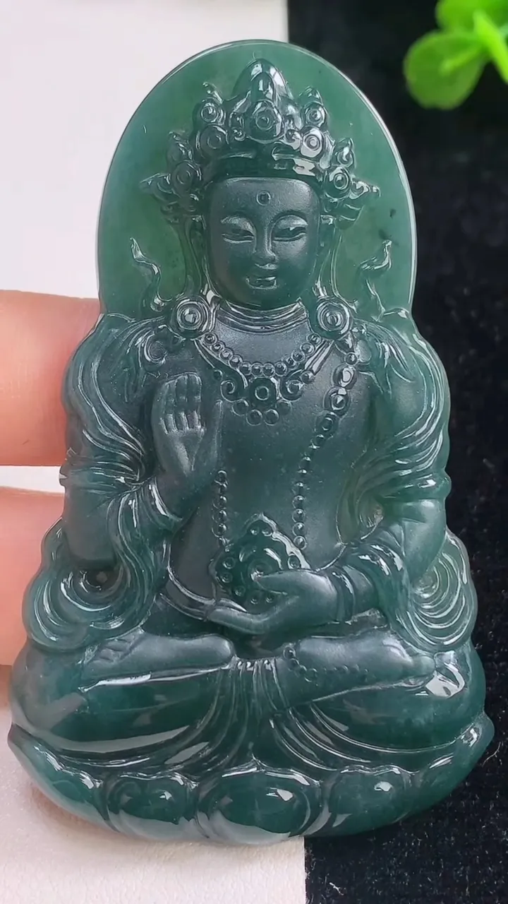 天然A货翡翠蓝水度母吊坠，尺寸70.8-44-6，重:31.42g
9月6日