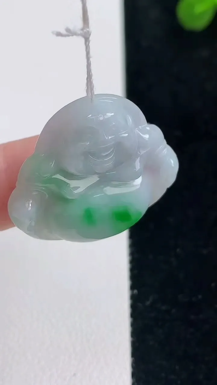 天然A货翡翠佛公吊坠，尺寸25.7-28.2-5.4，重量:6.14g
9月6日