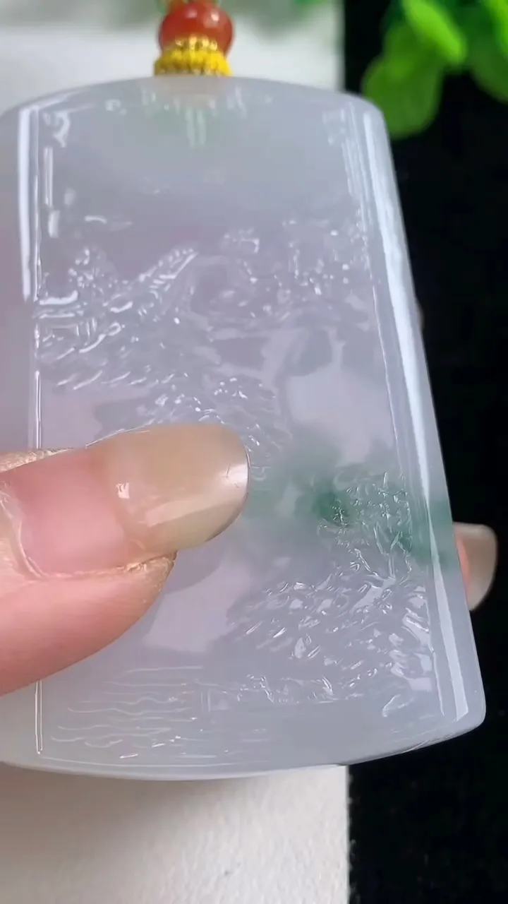 天然A货翡翠牌吊坠，尺寸58-36-4.4，重量:36.77g
9月6日