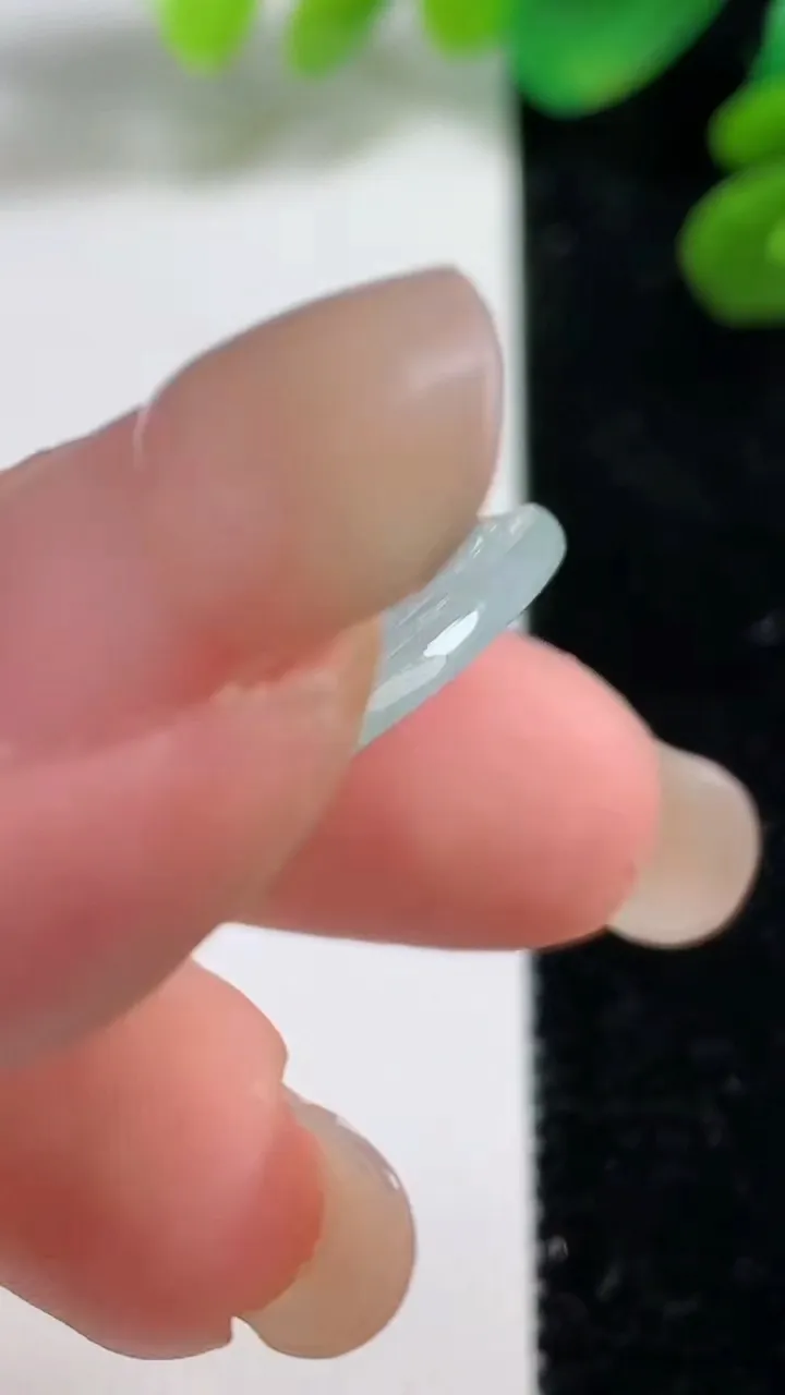 天然A货翡翠文殊菩萨吊坠，尺寸30-22.8-4.7，重量5.65g
9月7日