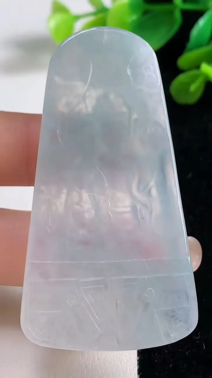 天然A货翡翠虚空藏观音菩萨吊坠，尺寸64-34-5.3，重量:25.18g
9月7日