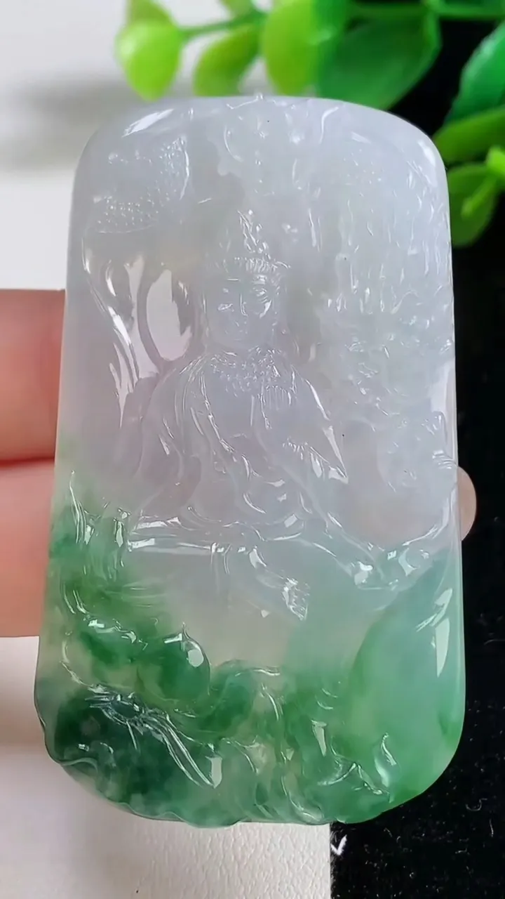 天然A货翡翠祥龙观音菩萨吊坠，尺寸60.4-34.6-6，重量:33.12g
9月7日