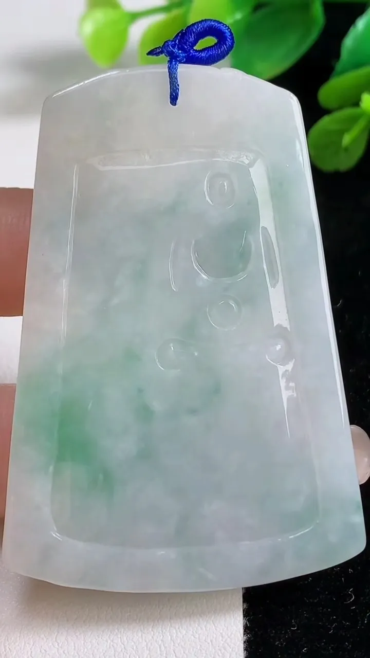 天然A货翡翠普贤菩萨吊坠，尺寸62.5-42.8-5.7，重量:32.30g
9月7日