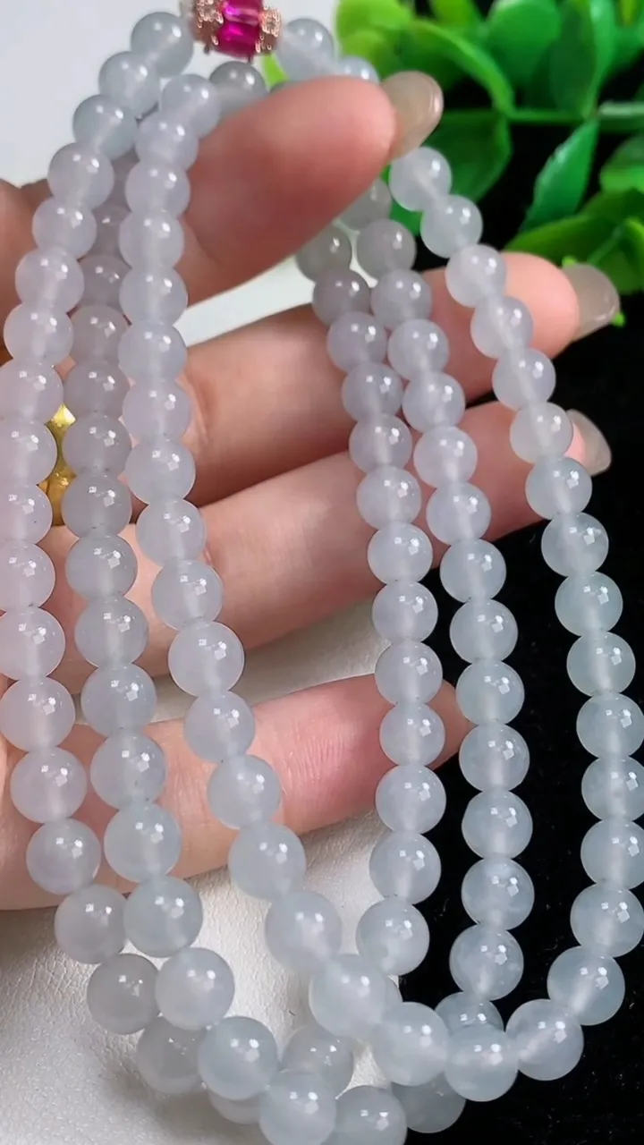 天然A货翡翠圆珠项链，尺寸6.3-112颗，重量:45.89g
9月7日