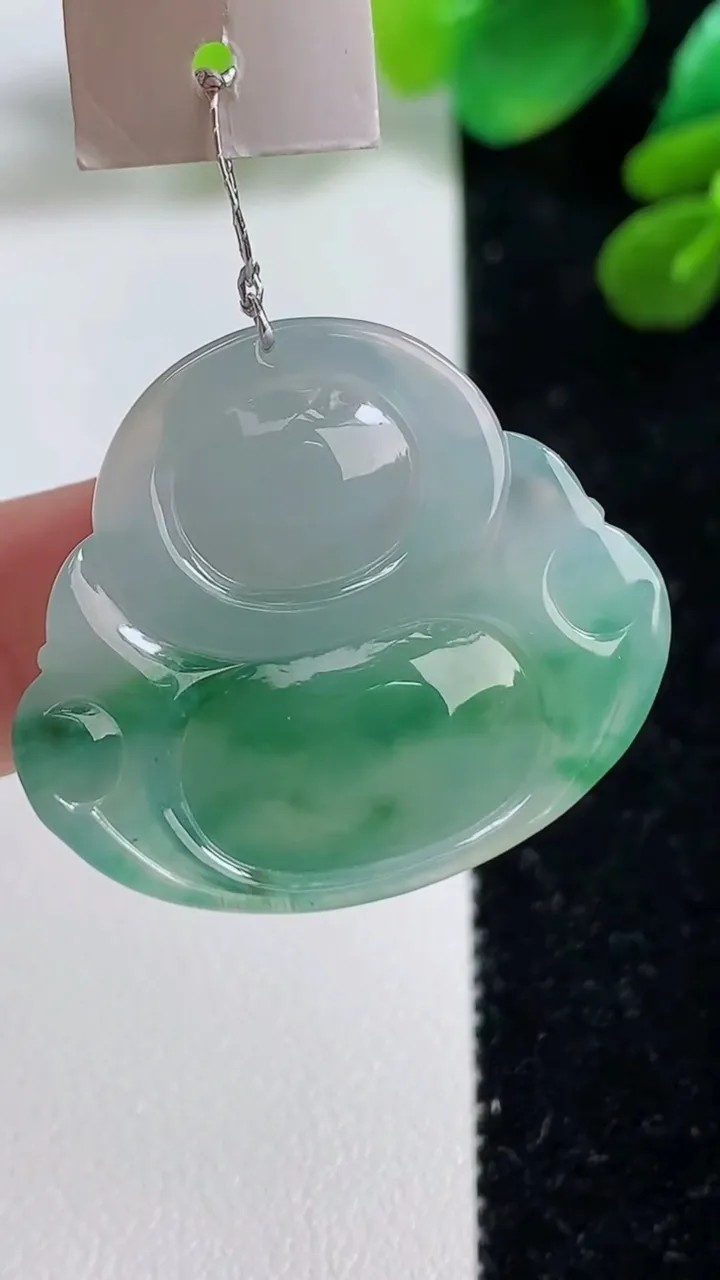 天然A货翡翠佛公吊坠，尺寸27-32-6.2，重量:8.50g
9月7日