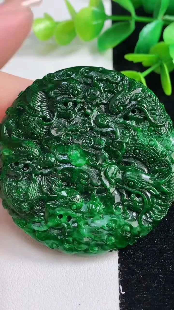 天然A货翡翠文殊菩萨吊坠，尺寸58-35.8-5.8，重:26.78g
9月7日