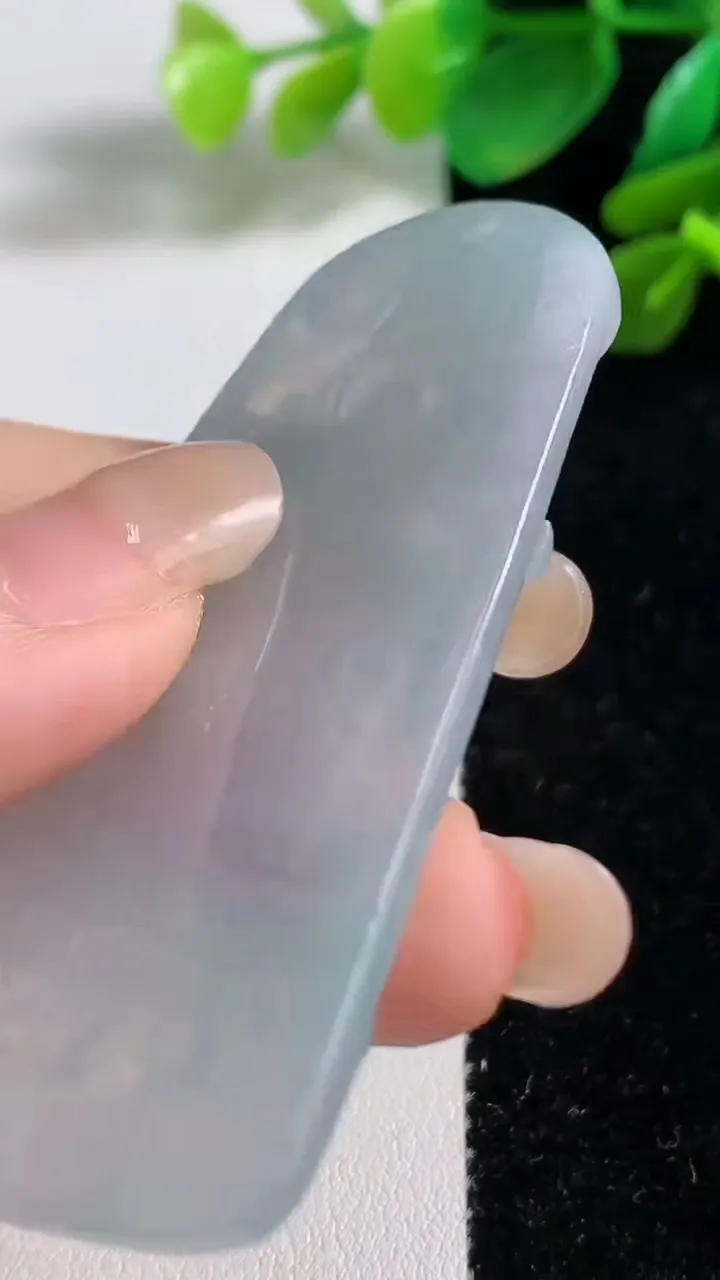 天然A货翡翠虚空藏观音菩萨吊坠，尺寸64-34-5.3，重量:25.18g
9月7日