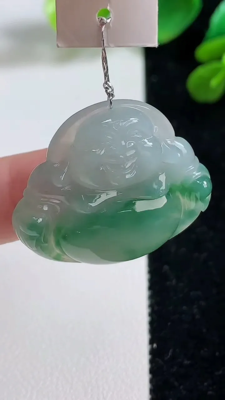 天然A货翡翠佛公吊坠，尺寸27-32-6.2，重量:8.50g
9月7日