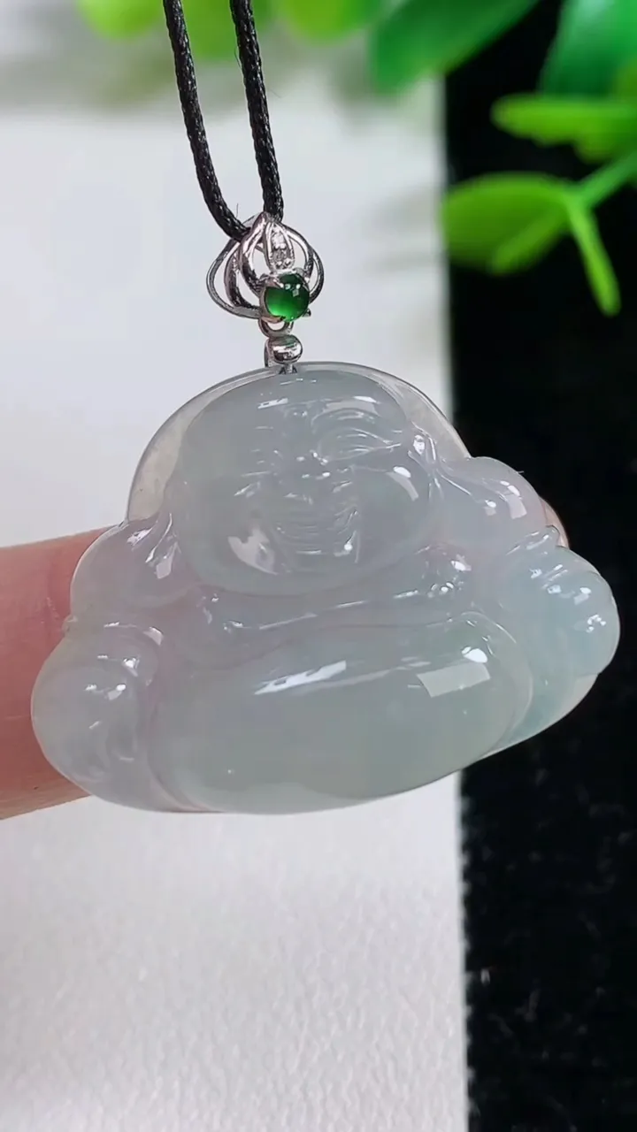 天然A货翡翠种白冰佛公吊坠，尺寸29-22.3-5.6，重:5.85g
9月7日