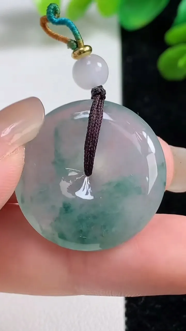 天然A货翡翠冰种飘花平安扣吊坠，尺寸26-6，重量:8.82g
9月7日