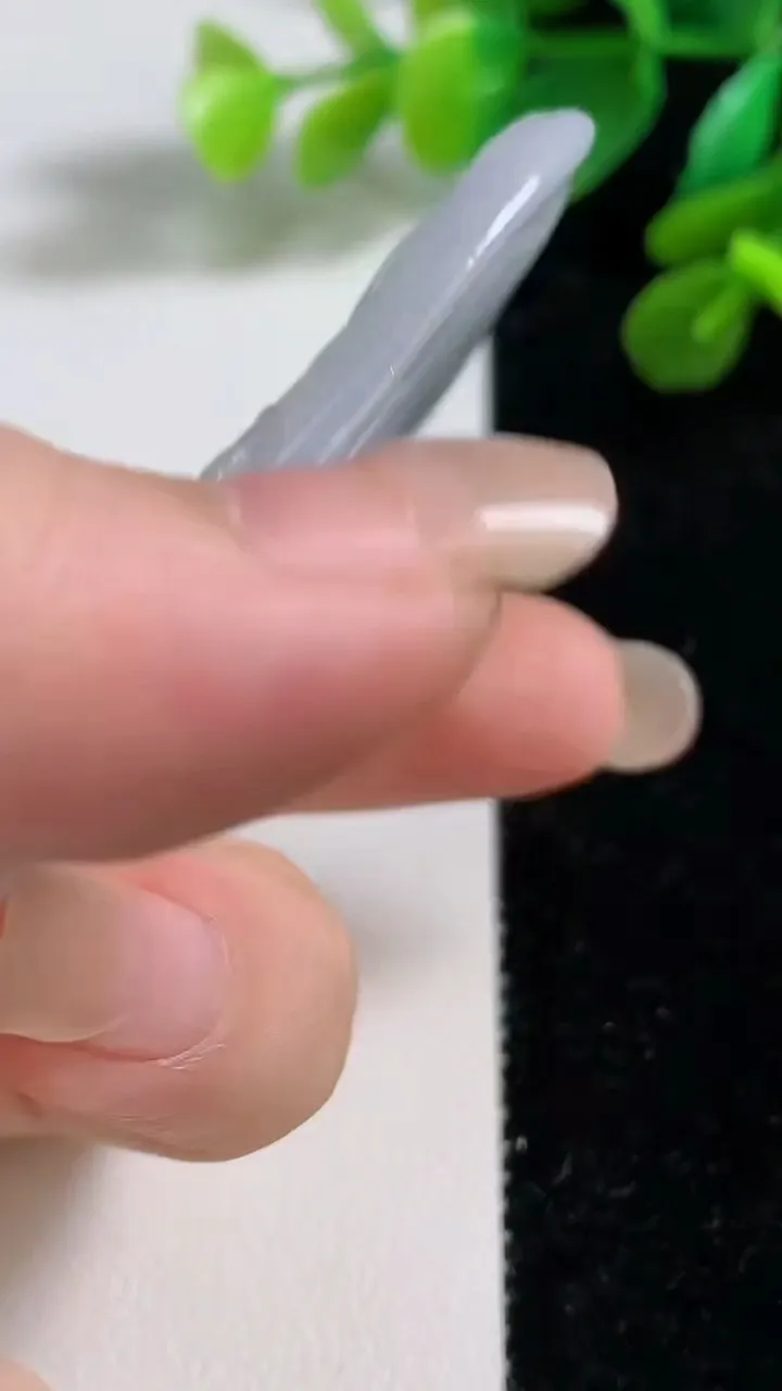 天然A货翡翠祥龙大势至观音菩萨吊坠，尺寸69.7-39.8-4.5，重量:29.80g
9月7日