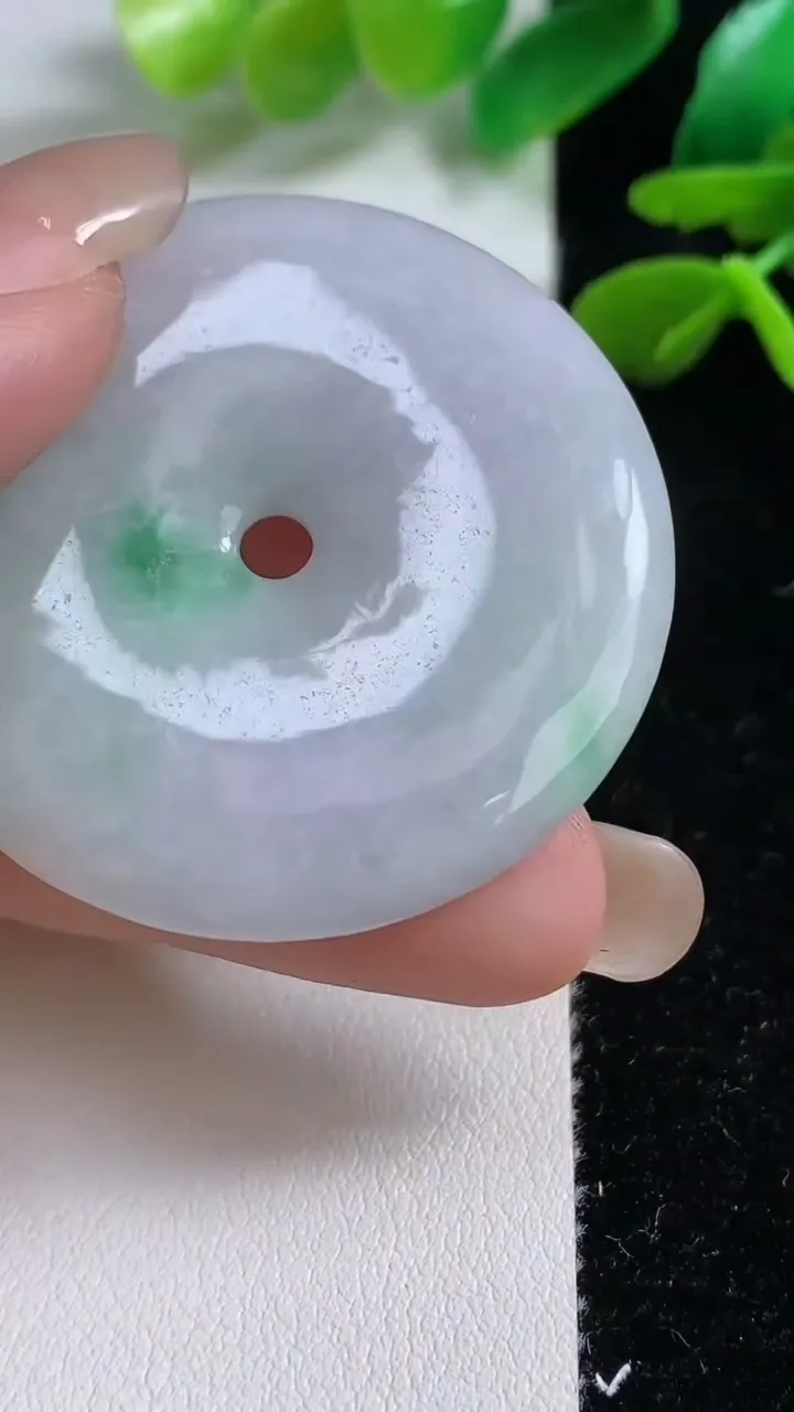 天然A货翡翠春带彩 紫罗兰平安扣吊坠，尺寸41-5.4，重:20.79g
9月7日