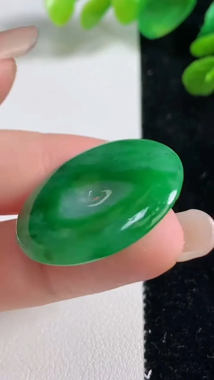 天然A货翡翠平安扣吊坠，尺寸29.6-5，重量:9.15g
9月7日
