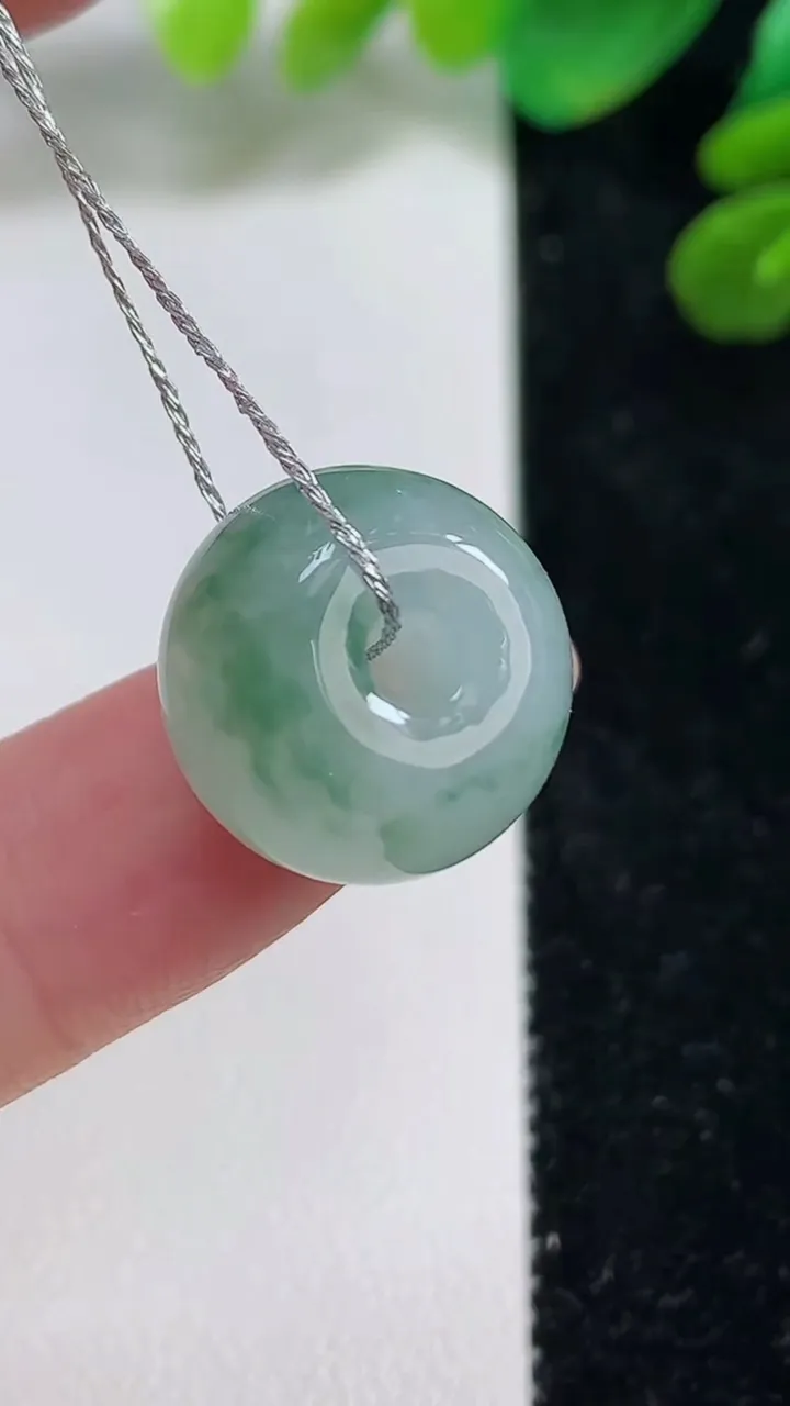 天然A货翡翠冰种飘花路路通吊坠，尺寸15.6-12，重量:5.82g
9月7日