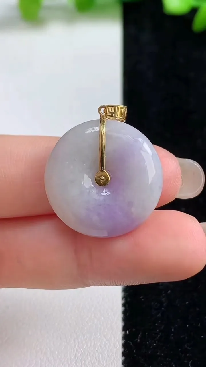 天然A货翡翠18k金紫罗兰平安扣吊坠，尺寸22-5，重量:5.82g
9月8日