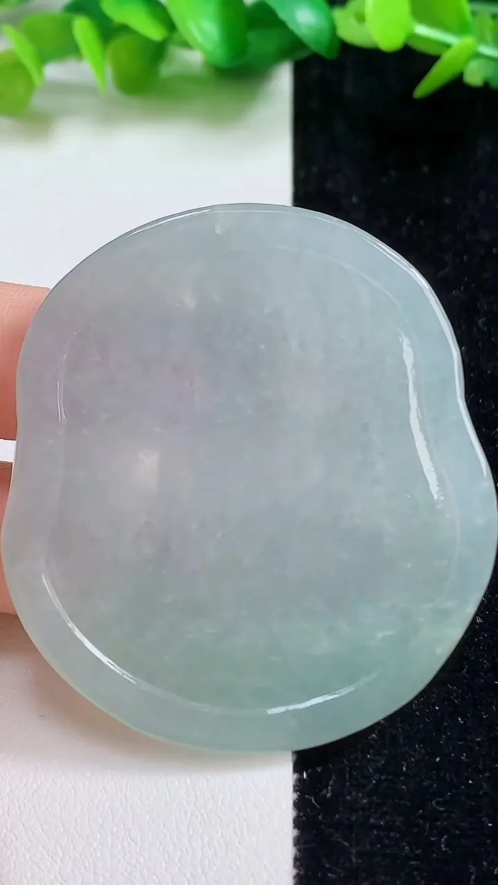 天然A货翡翠大势至观音菩萨吊坠，尺寸55.4-50.4-5，重量:29.48g
9月8日