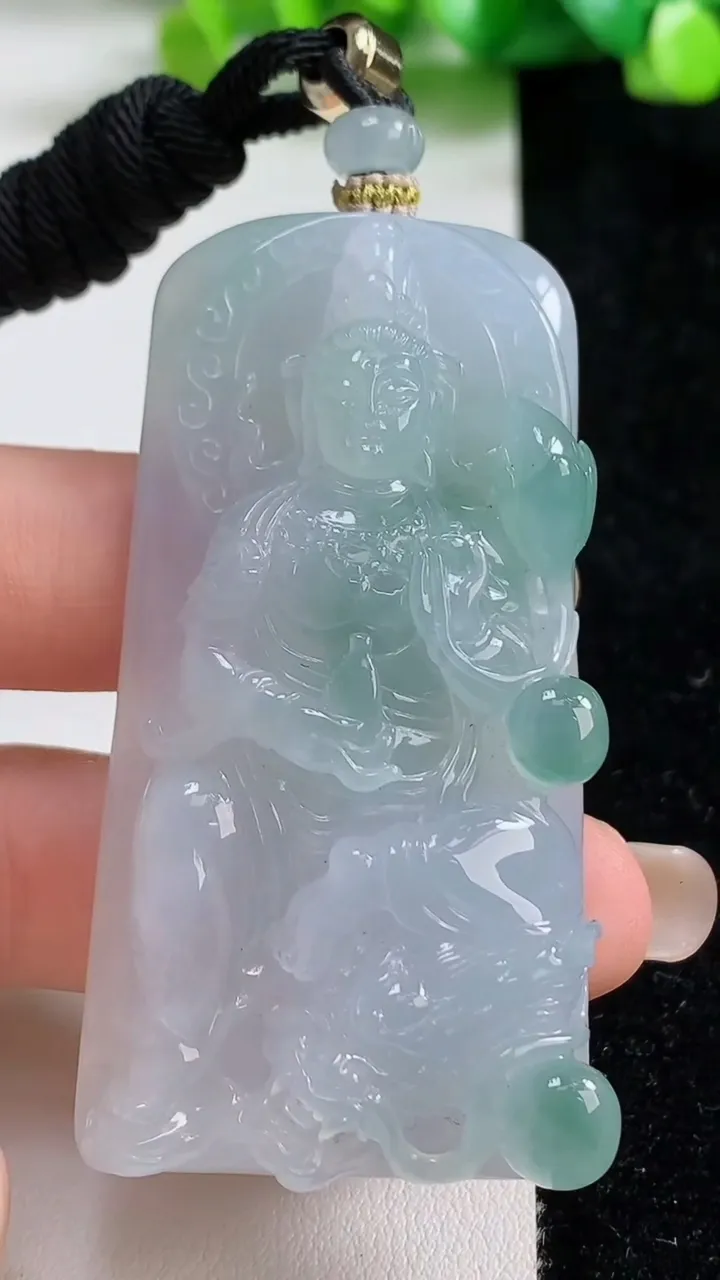天然A货翡翠祥龙大势至观音菩萨吊坠，尺寸62-31.6-11，重量:50.56g
9月8日