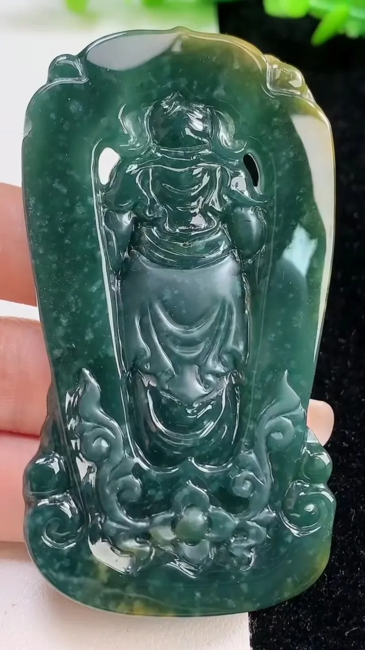 天然A货翡翠蓝水双彩虚空藏观音菩萨吊坠，尺寸80-43-9.3，重:64.21g
9月8日