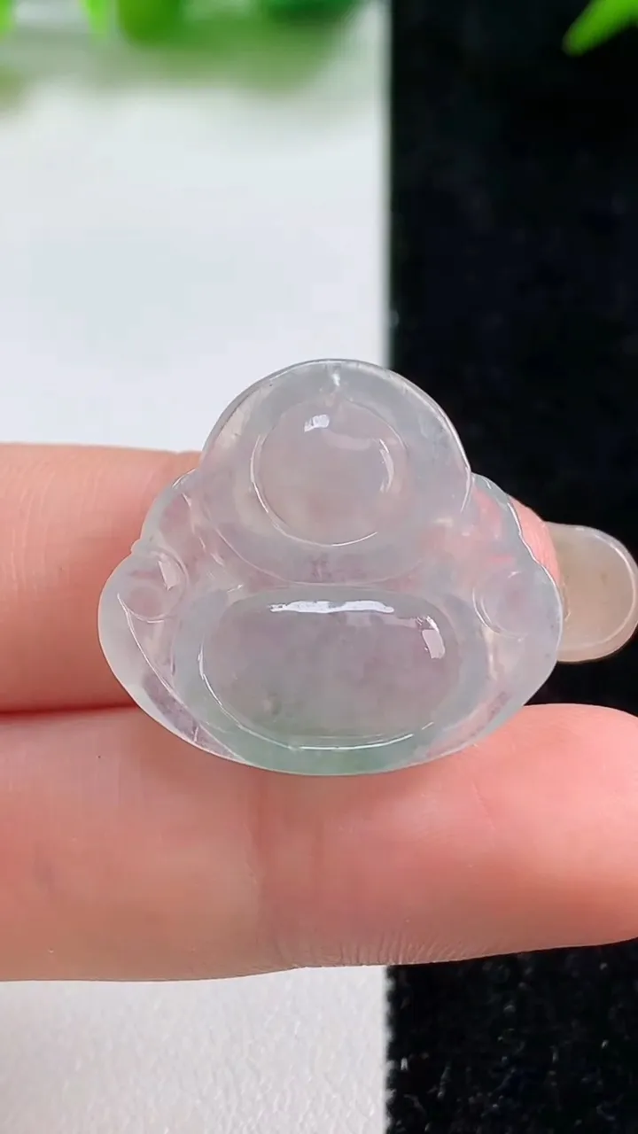 天然A货翡翠冰种飘花佛公吊坠，尺寸23-25-5，重量:4.17g
9月8日