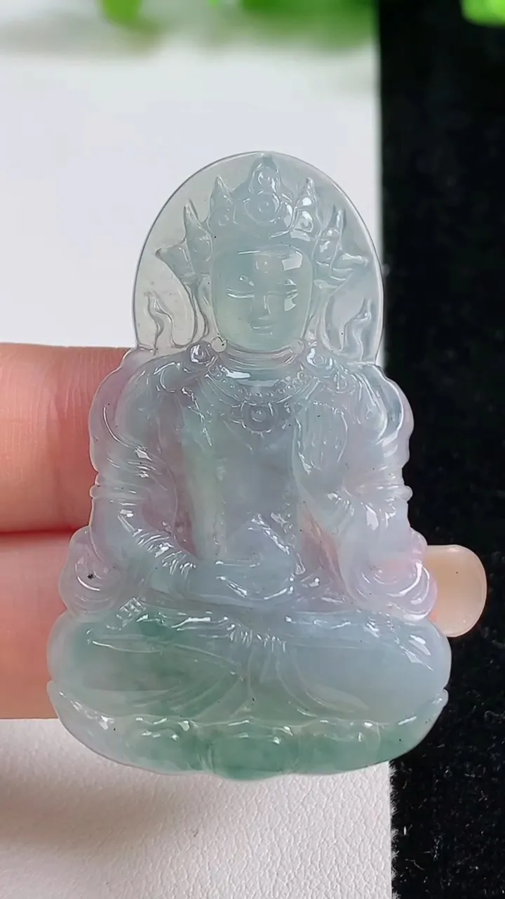 天然A货翡翠冰种飘花度母观音菩萨吊坠，尺寸49.2-31.6-4.2，重量:11.42g
9月8日