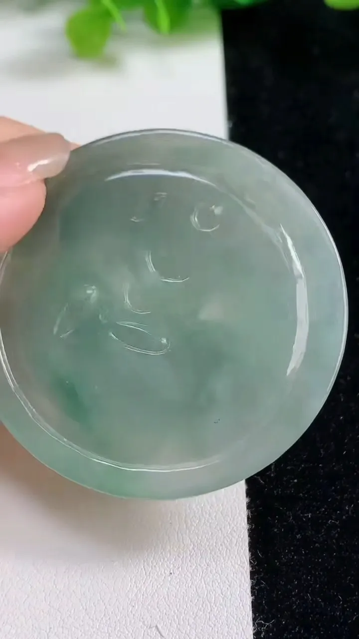 天然A货翡翠文殊菩萨吊坠，尺寸50.8-4.8，重:25.10g
9月8日