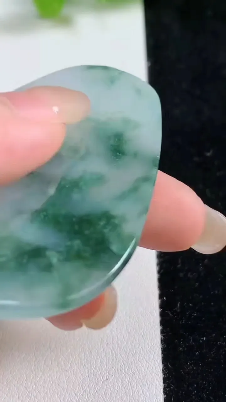 天然A货翡翠飘花文殊菩萨吊坠，尺寸60-40.2-5.5，重:27.10g
9月8日