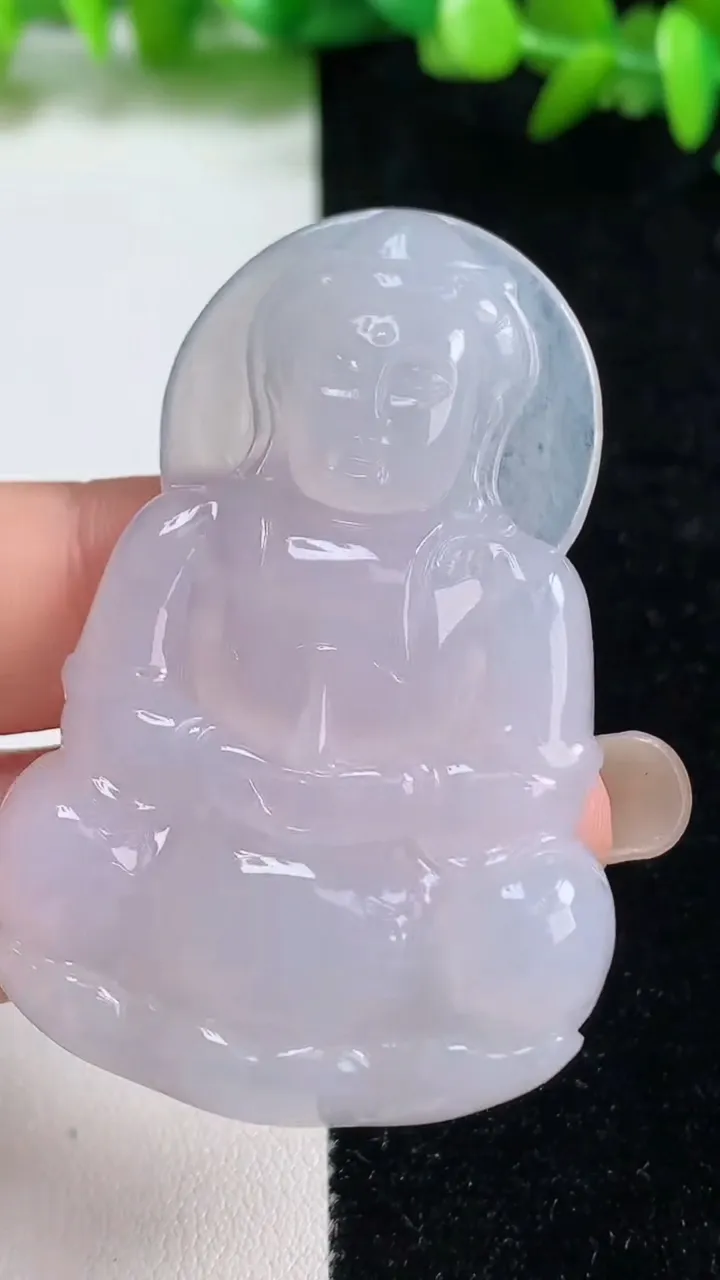 天然A货翡翠观音菩萨吊坠，尺寸55.8-37.3-6，重量:21.41g
9月8日