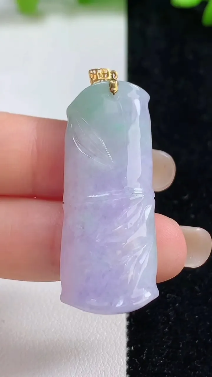 天然A货翡翠18k金春带彩紫罗兰节节高升 竹节吊坠，尺寸41.8-16-7，重量:12.41g
9月8日