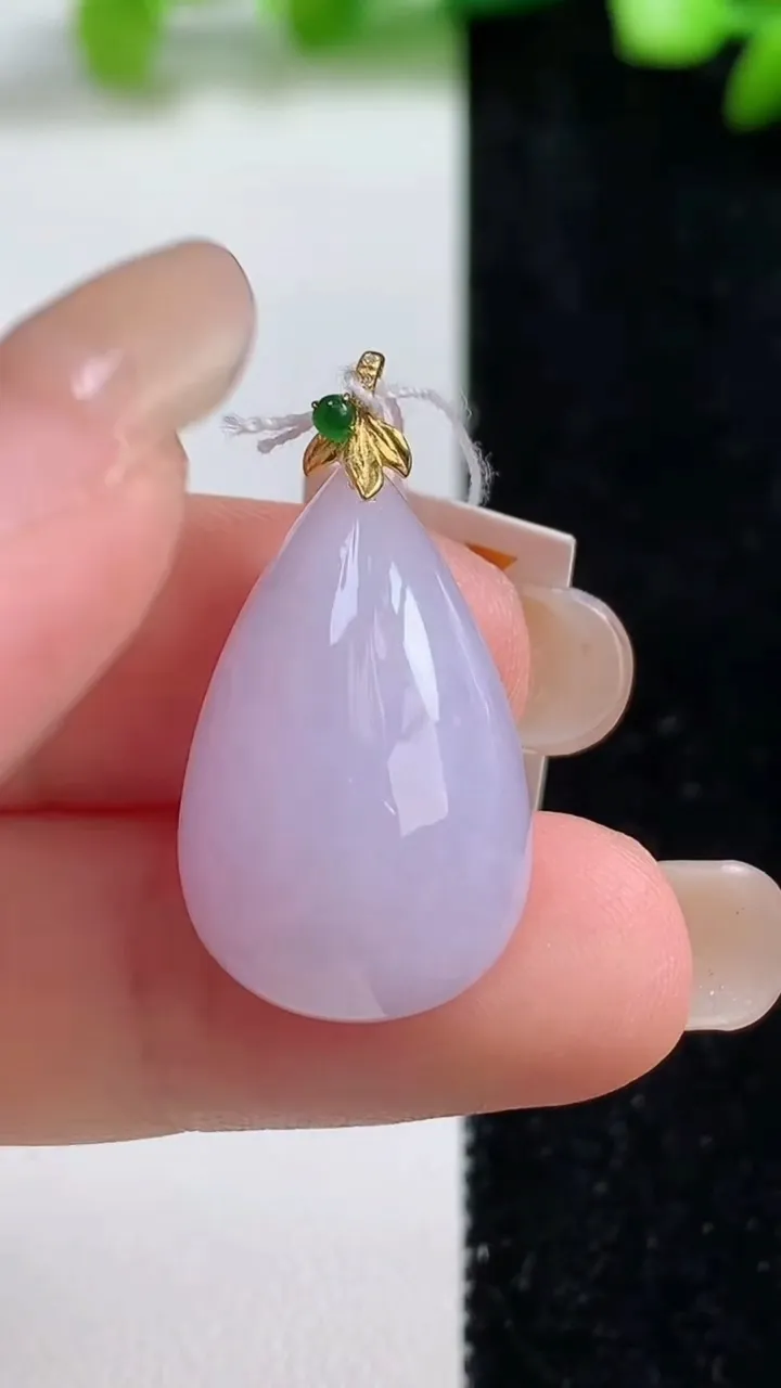 天然A货翡翠18k金紫罗兰水滴吊坠，尺寸24.6-15.2-9.8，重量:5.95g
9月8日