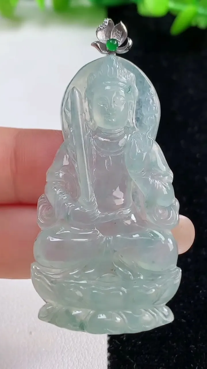 天然A货翡翠虚空藏观音菩萨吊坠，尺寸51-27.6-5.3，重量:15.12g
9月8日