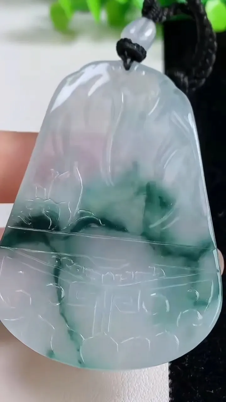 天然A货翡翠种飘花虚空藏观音菩萨吊坠，尺寸65.5-46.2-5.3，重量:40.57g
9月8日