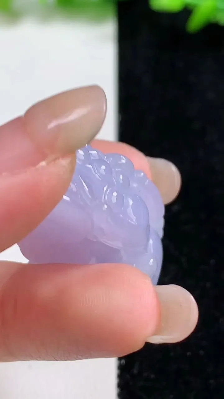 天然A货翡翠紫罗兰貔貅吊坠，尺寸39-21.6-13，重量:25.40g
9月8日