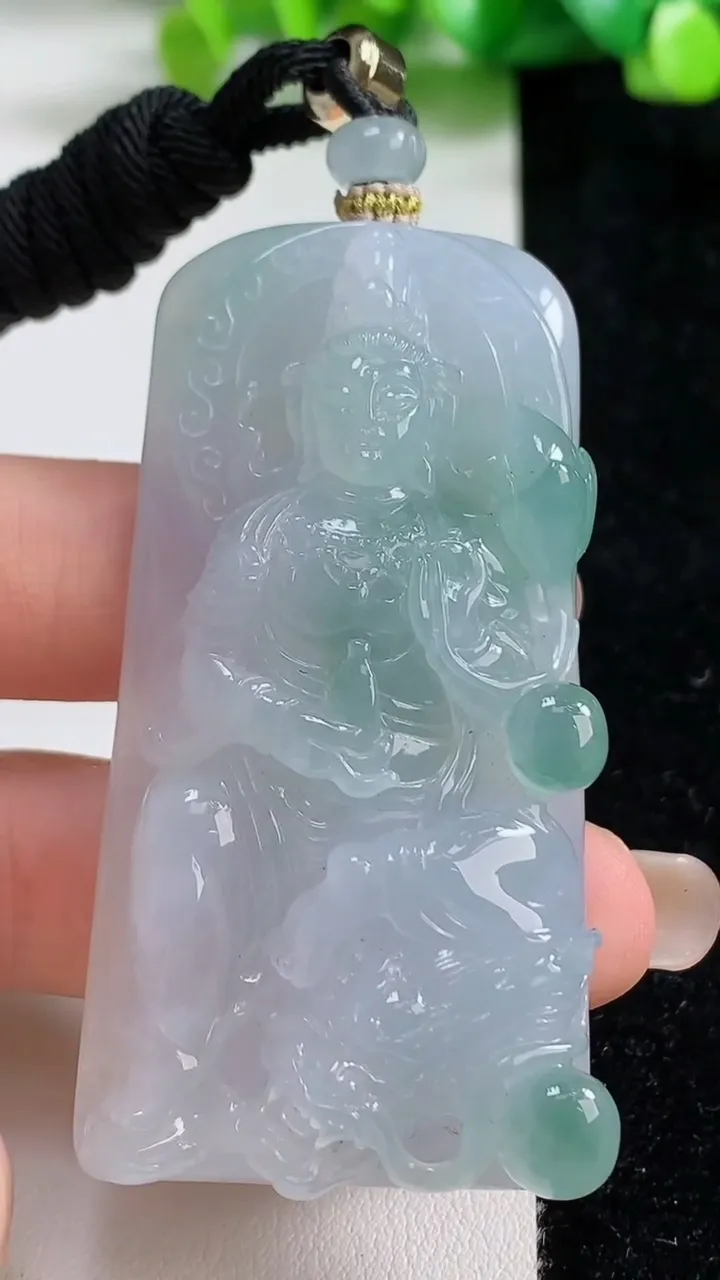 天然A货翡翠祥龙大势至观音菩萨吊坠，尺寸62-31.6-11，重量:50.56g
9月8日