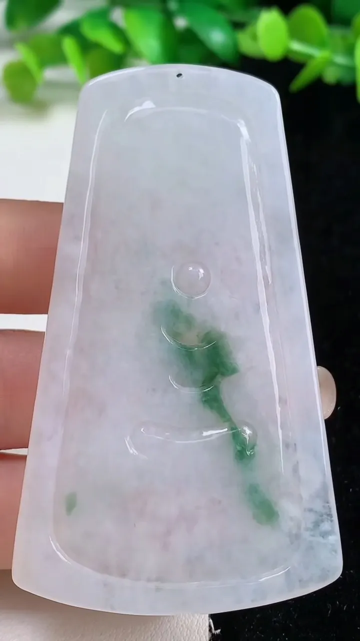 天然A货翡翠冰种飘花文殊菩萨吊坠，尺寸72.5-42-4.3，重量:29.14g
9月8日