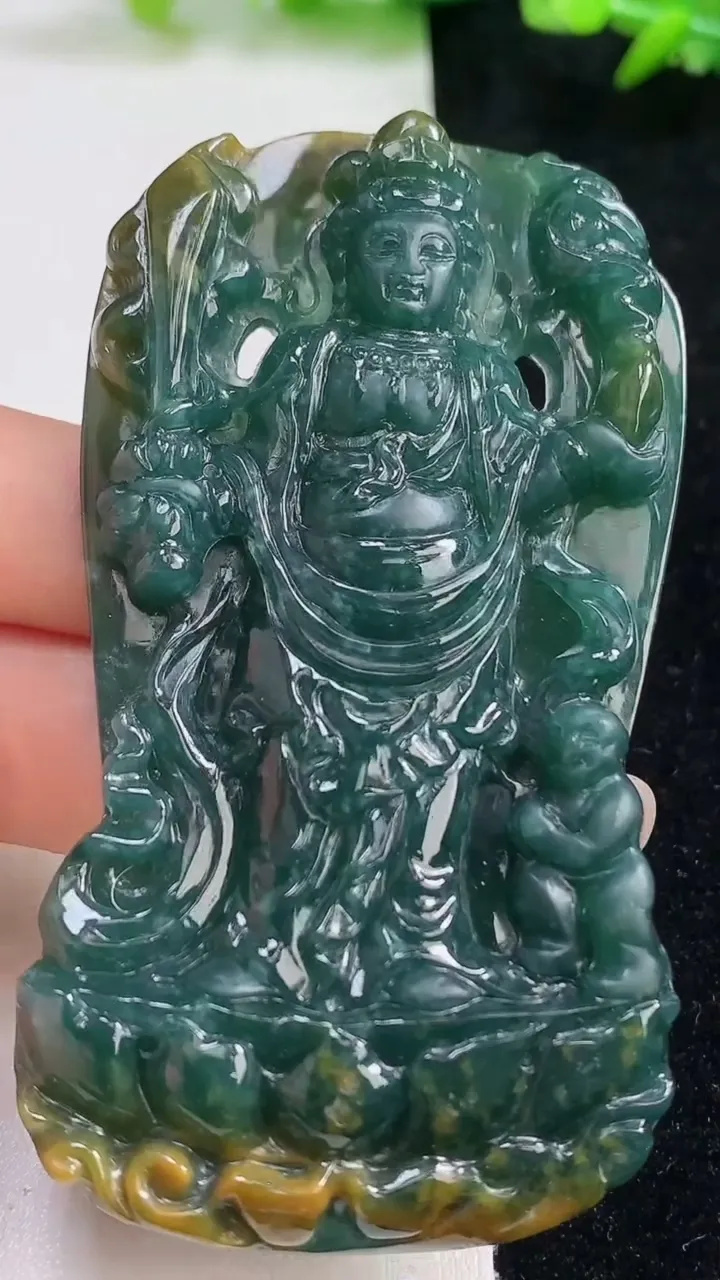 天然A货翡翠蓝水双彩虚空藏观音菩萨吊坠，尺寸80-43-9.3，重:64.21g
9月8日