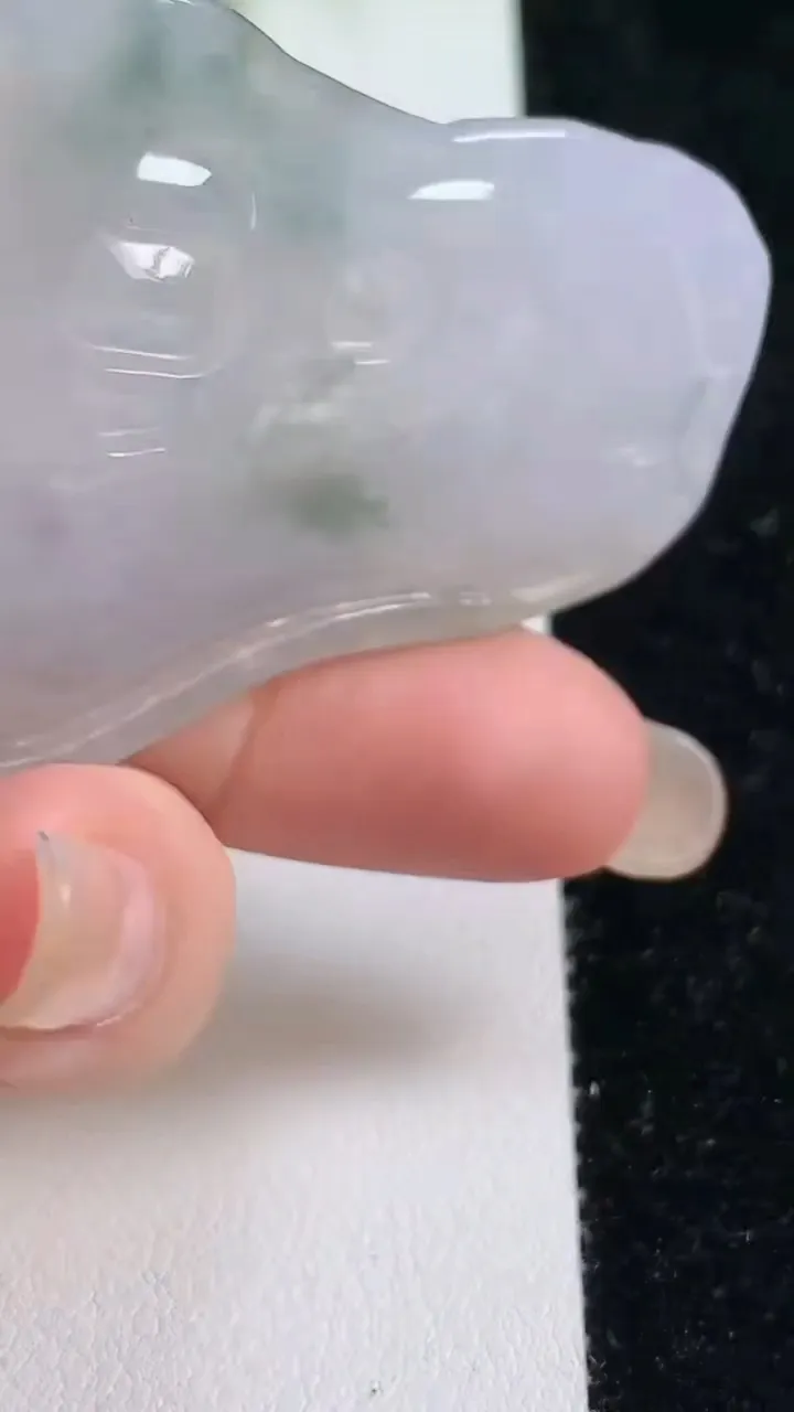 天然A货翡翠飘花普贤菩萨吊坠，尺寸55-39-5.3，重:20.94g
9月8日