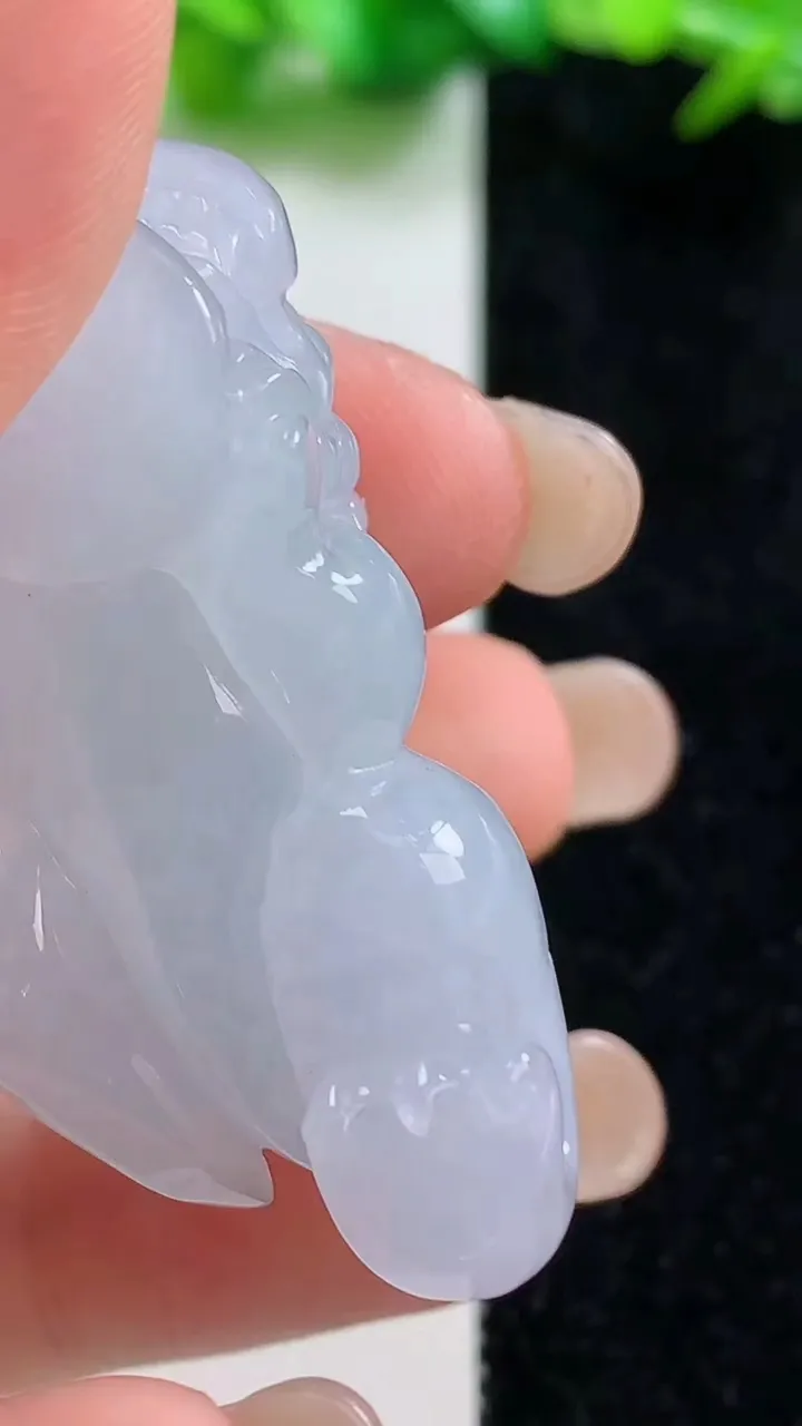 天然A货翡翠貔貅吊坠，尺寸46-23.4-16.4，重量:31.27g
9月8日