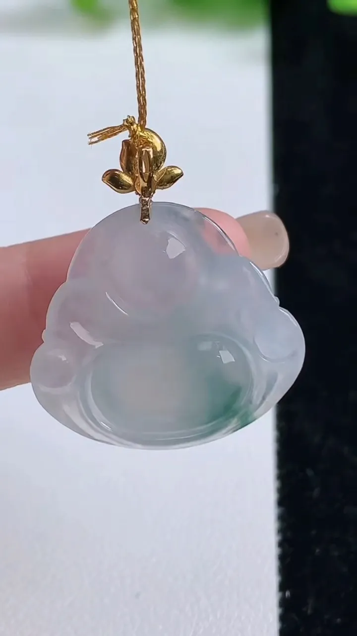天然A货翡翠种飘花佛公吊坠，尺寸23-25.3-6，重量:5.28g
9月8日