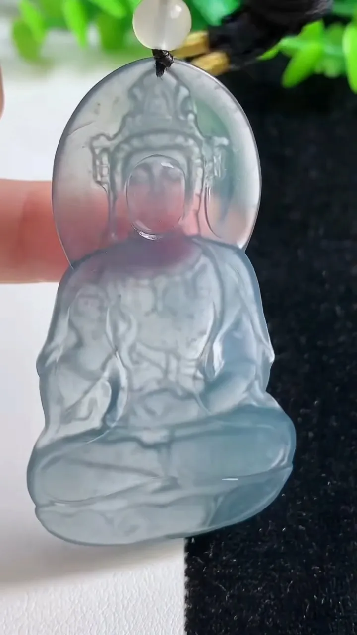 天然A货翡翠冰种紫罗兰观音菩萨吊坠，尺寸69.5-38-4.3，重量:21.47g
9月8日