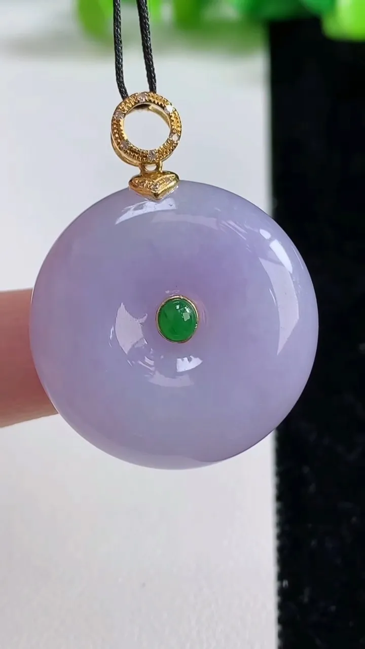 天然A货翡翠18k金紫罗兰平安扣吊坠，尺寸28-9.4，重量:11.20g
9月8日