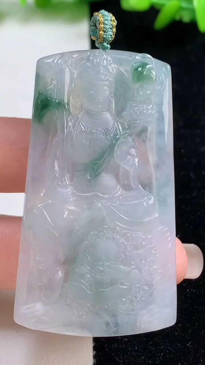 天然A货翡翠冰种飘花普贤菩萨吊坠，尺寸59.2-32.8-5.4，重量:24.71g
9月8日