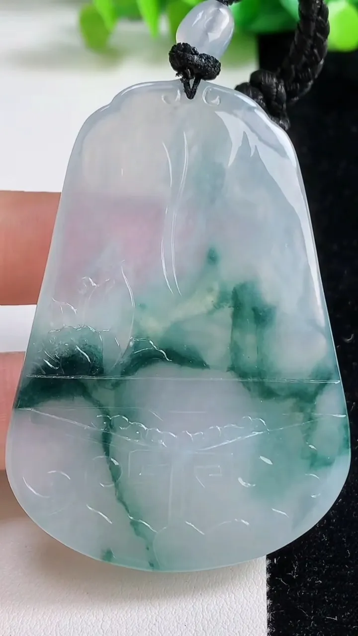 天然A货翡翠种飘花虚空藏观音菩萨吊坠，尺寸65.5-46.2-5.3，重量:40.57g
9月8日