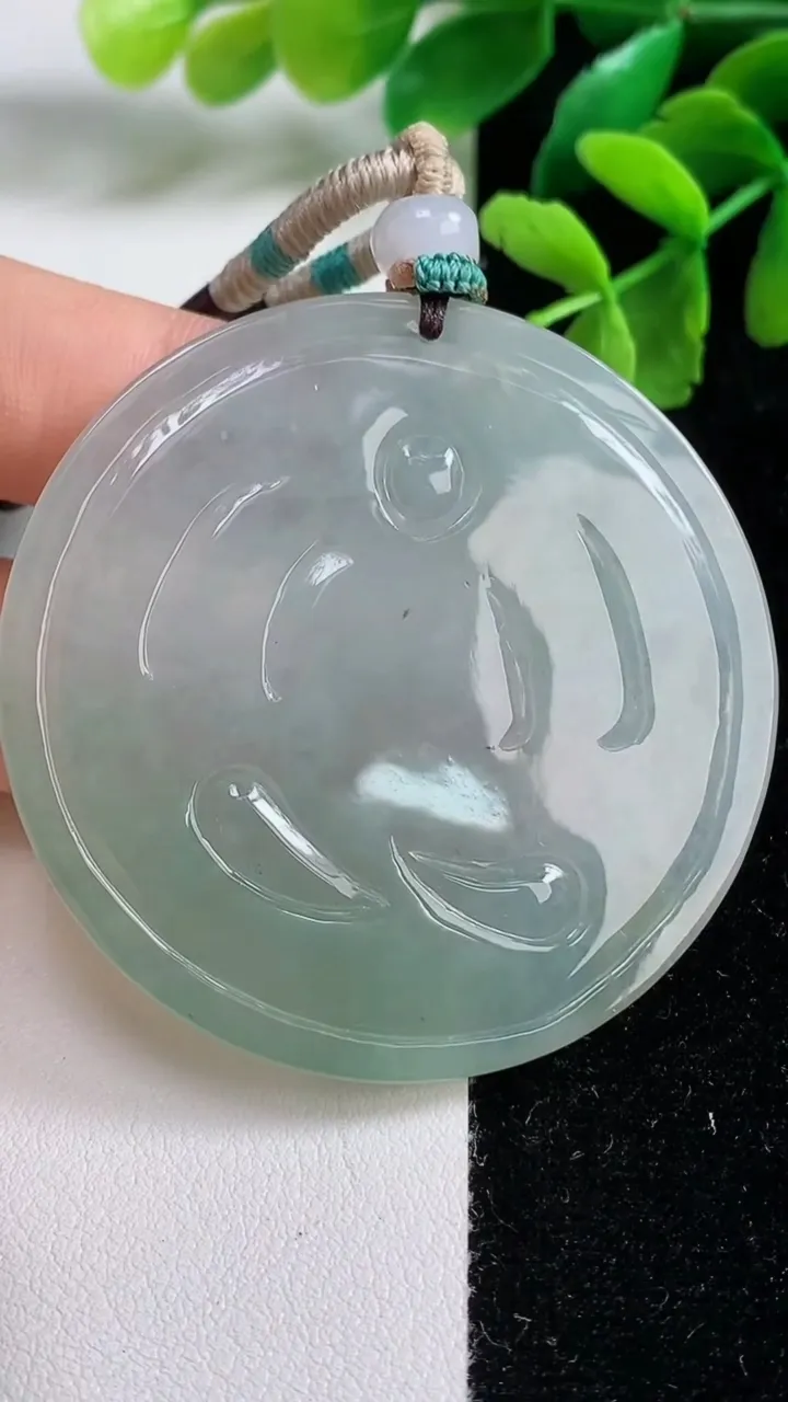 天然A货翡翠虚空藏观音菩萨吊坠，尺寸53.3-4.8，重量:37.01g
9月9日