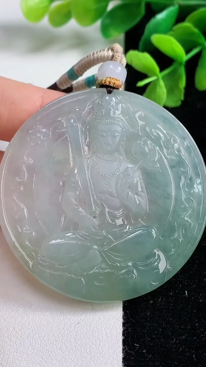 天然A货翡翠虚空藏观音菩萨吊坠，尺寸53.3-4.8，重量:37.01g
9月9日