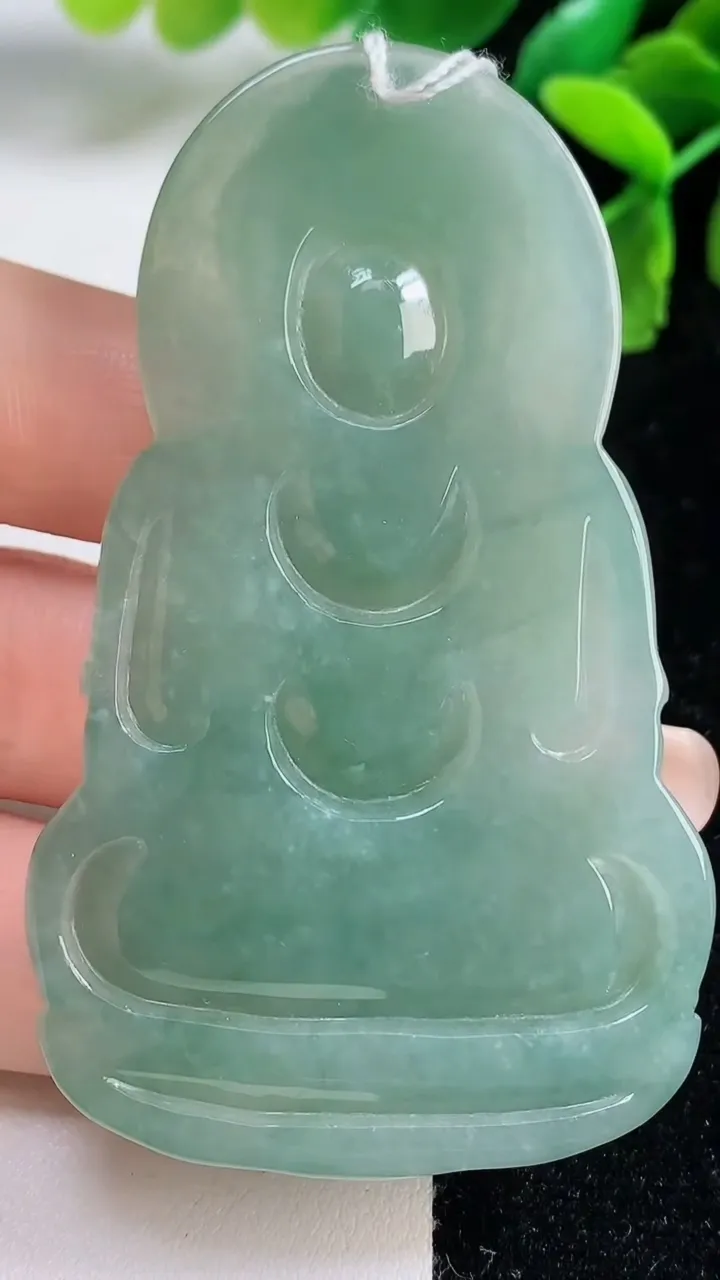 天然A货翡翠观音菩萨吊坠，尺寸68.3-41.2-5.8，重量:31.77g
9月9日