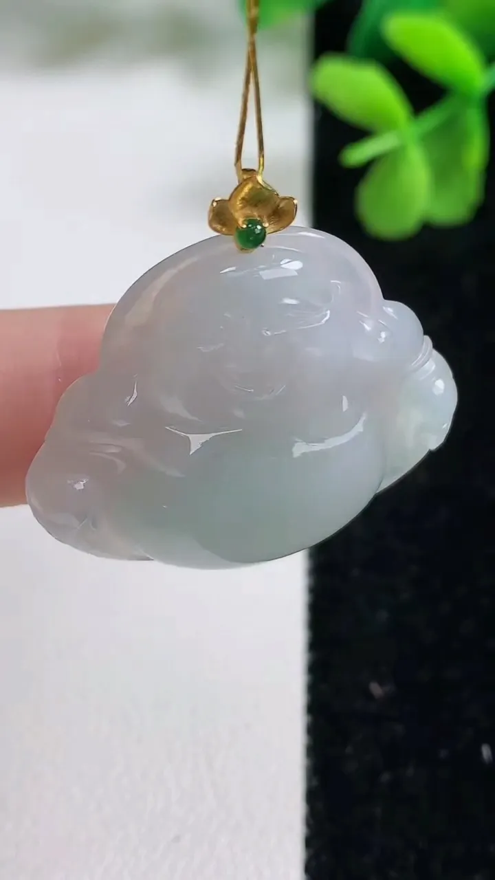 天然A货翡翠佛公吊坠，尺寸27.4-30.4-5.7，重量:6.95g
9月9日